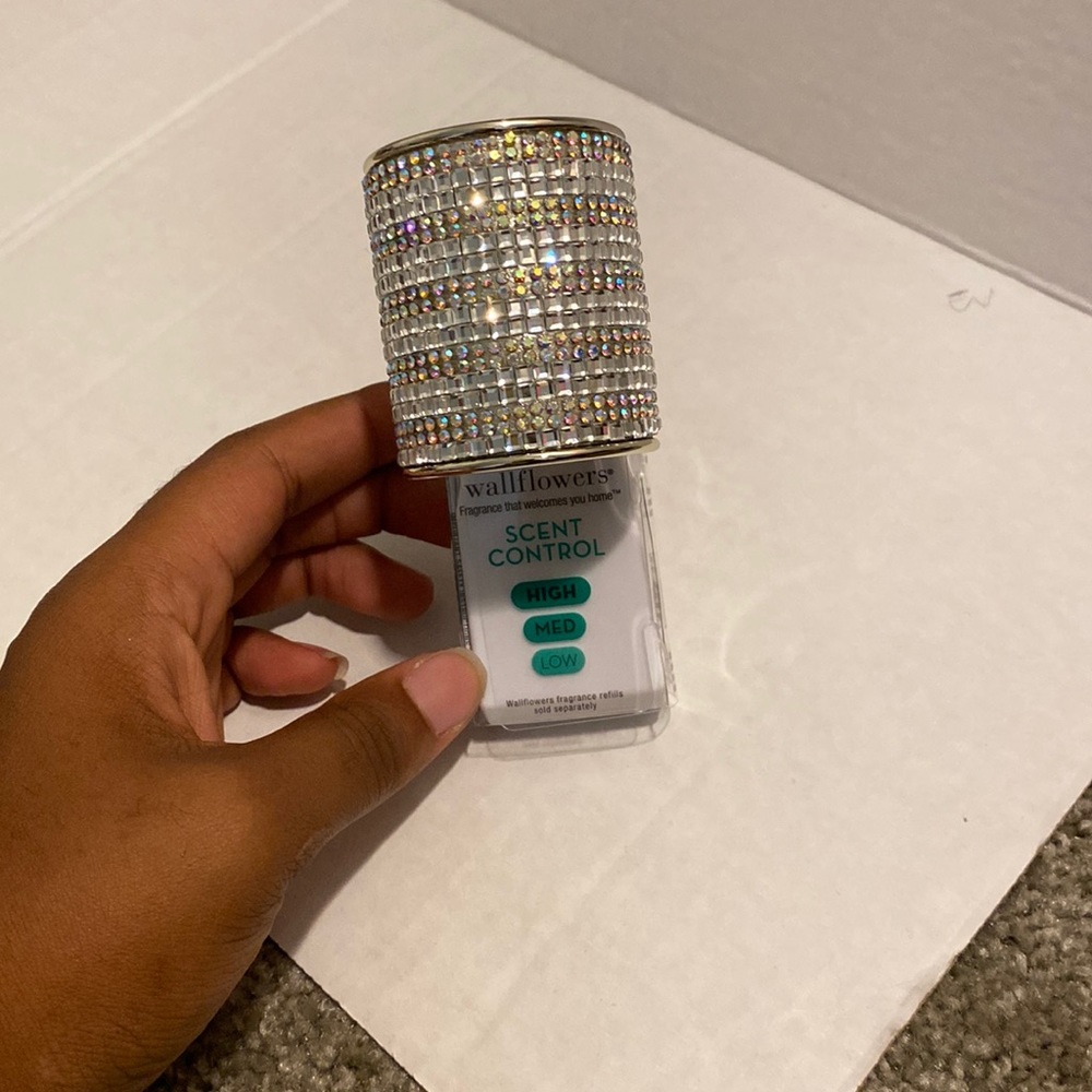 Wall Fragrance scent controller
